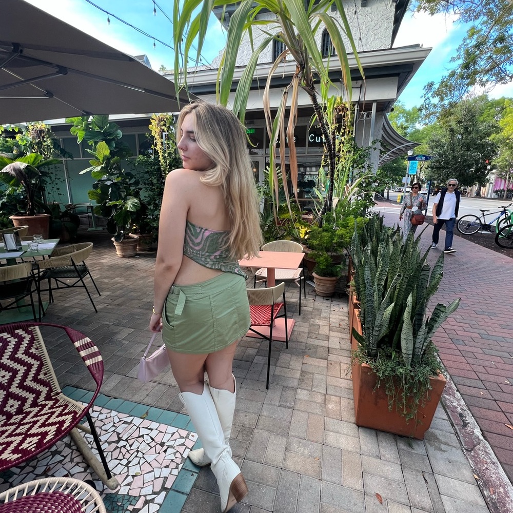 I am Gia green mini skirt